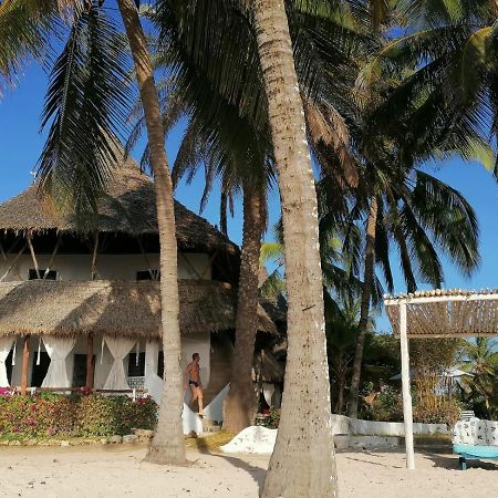 Coral Key Villaマリンディ エクステリア 写真