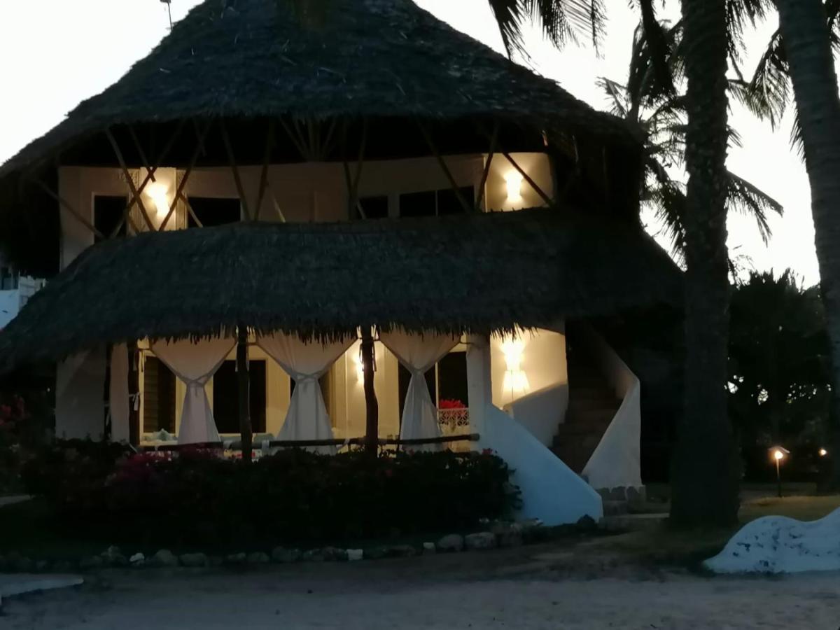 Coral Key Villaマリンディ エクステリア 写真