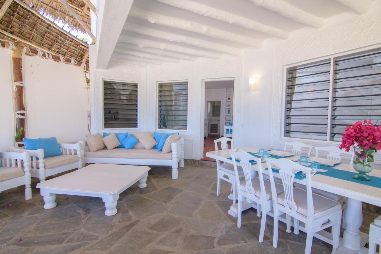 Coral Key Villaマリンディ エクステリア 写真